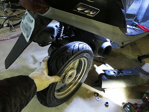 タイヤ交換 タイヤ交換