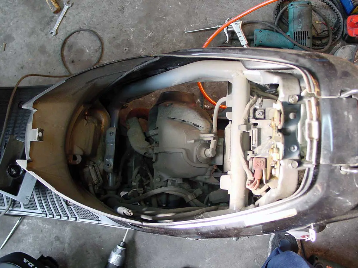 マニュアル】スーパーディオ（AF27・AF28）SR・ZXのメットインボックス