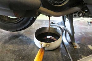 4スト原付はオイル交換する