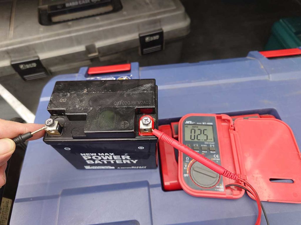 電圧低下ビーノ4のバッテリー交換