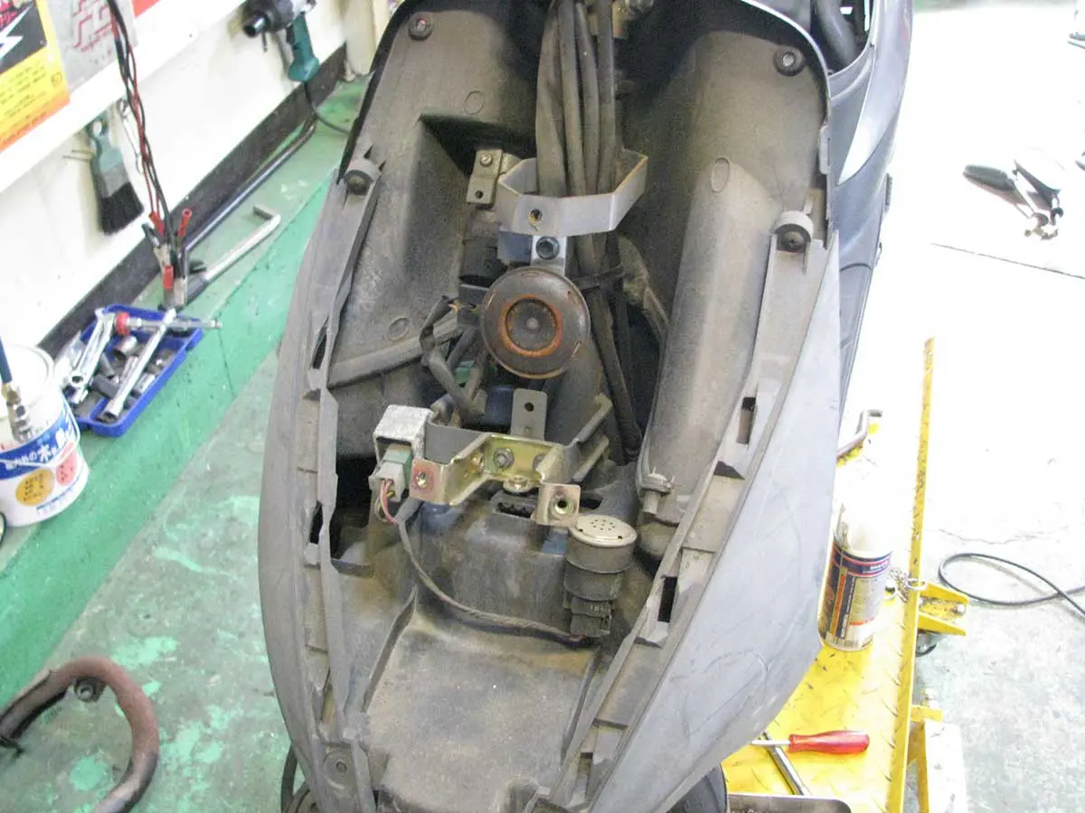 マニュアル】プロが教える！レッツⅡ（CA1PA/C）のフロントカバーの