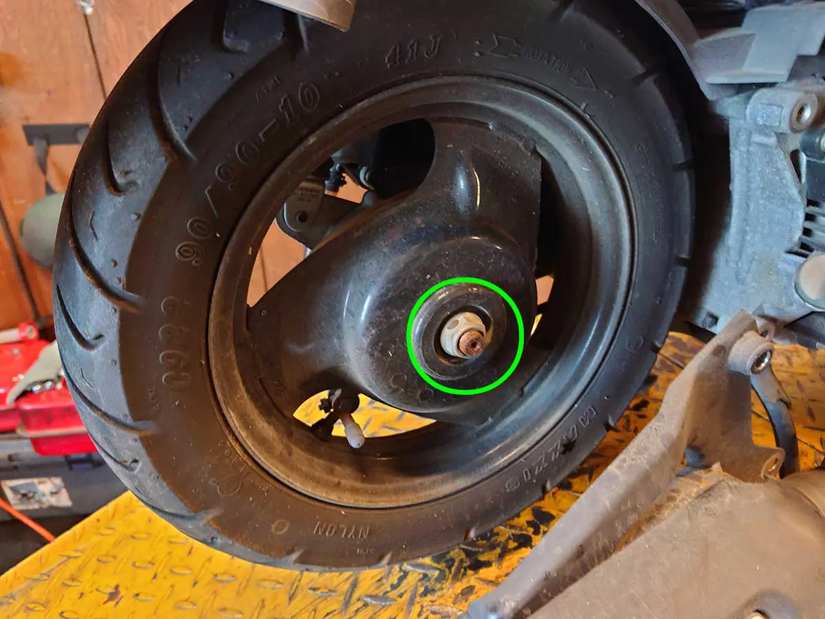 マニュアル】ジョグ4ストのタイヤ＆ホイールの取り外し方法 ◤原付修理