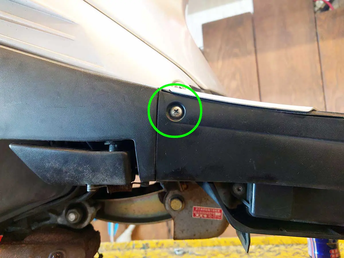 マニュアル】必要な工具はこれだ！アドレスV100のバッテリー交換方法を