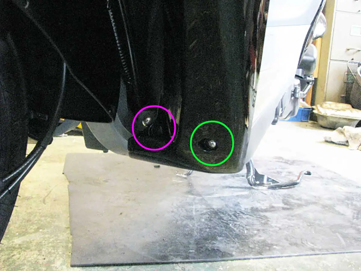 マニュアル】レッツ5のフロントカバーを開けて電装系パーツ郡を確認