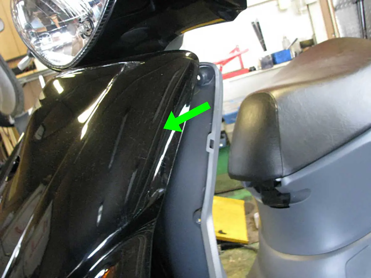 マニュアル】レッツ5のフロントカバーを開けて電装系パーツ郡を確認