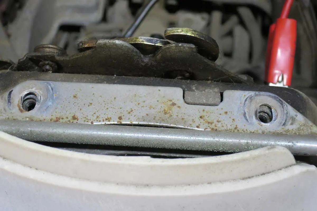 スクーピーのリアキャリアの取り外し方