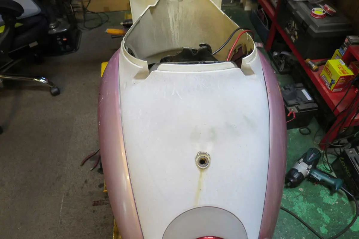 スクーピーのリアキャリアの取り外し方