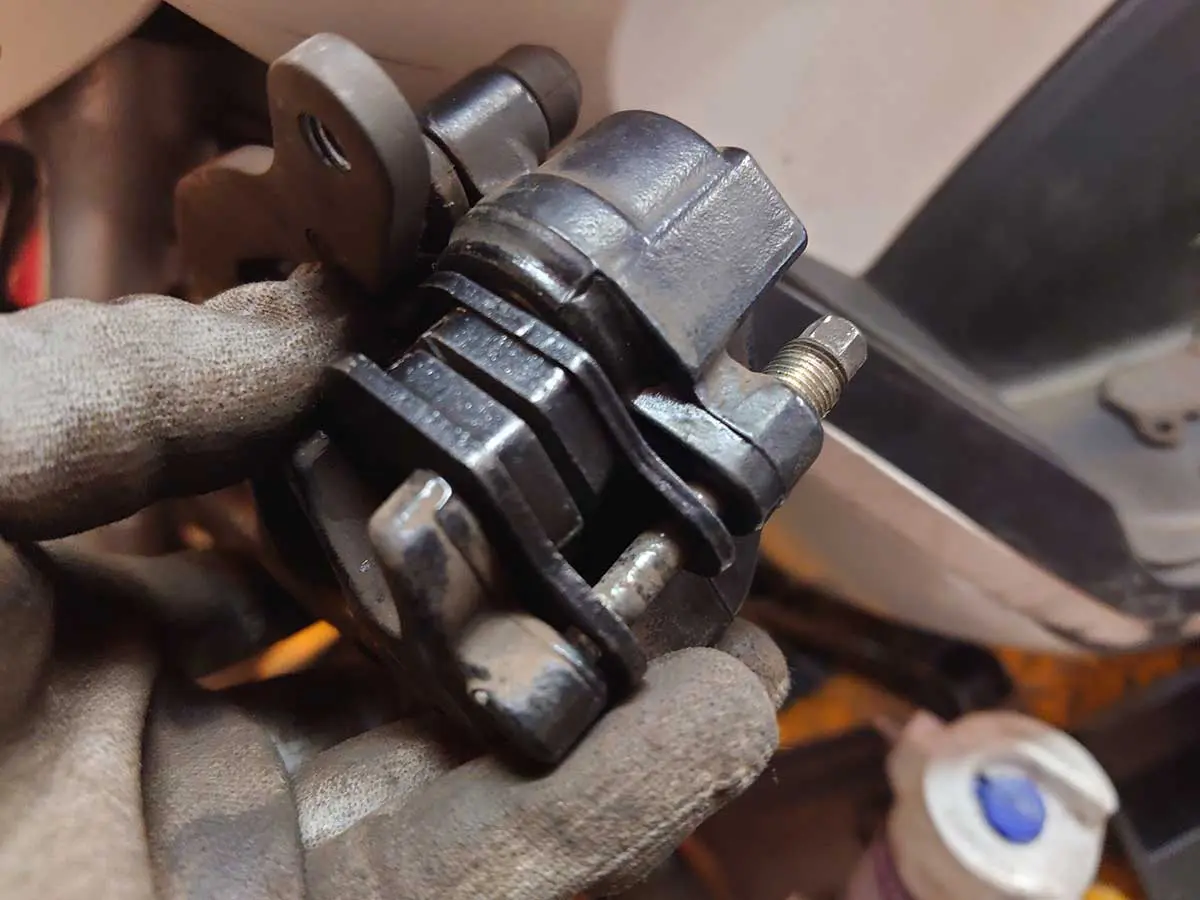 マニュアル】PCX125のフロントブレーキパッド交換方法を格安DIY！自分