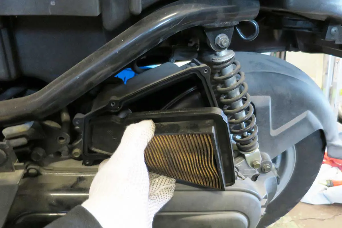 マニュアル】VOXのエアフィルターを交換すると燃費がすこぶる回復