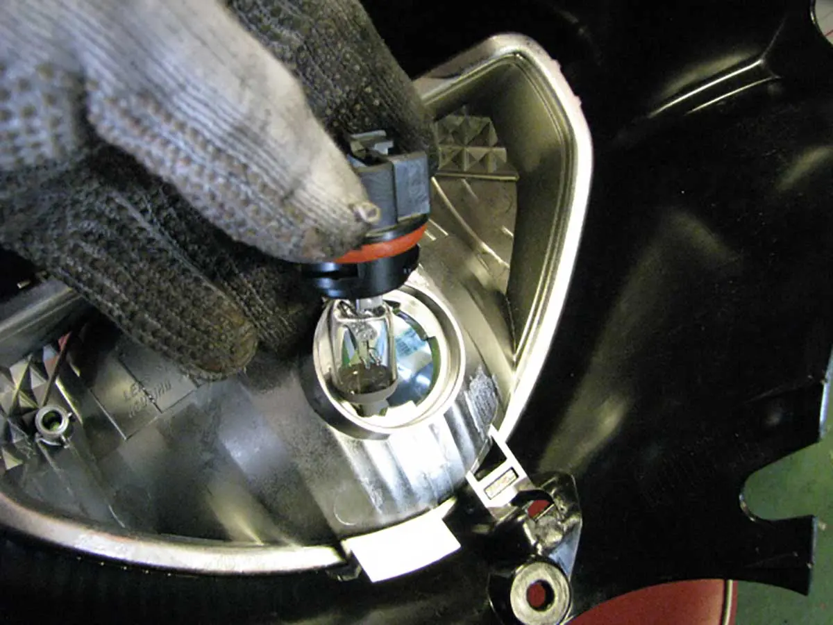 マニュアル】プラスドライバー1本！レッツ5のヘッドライト交換は