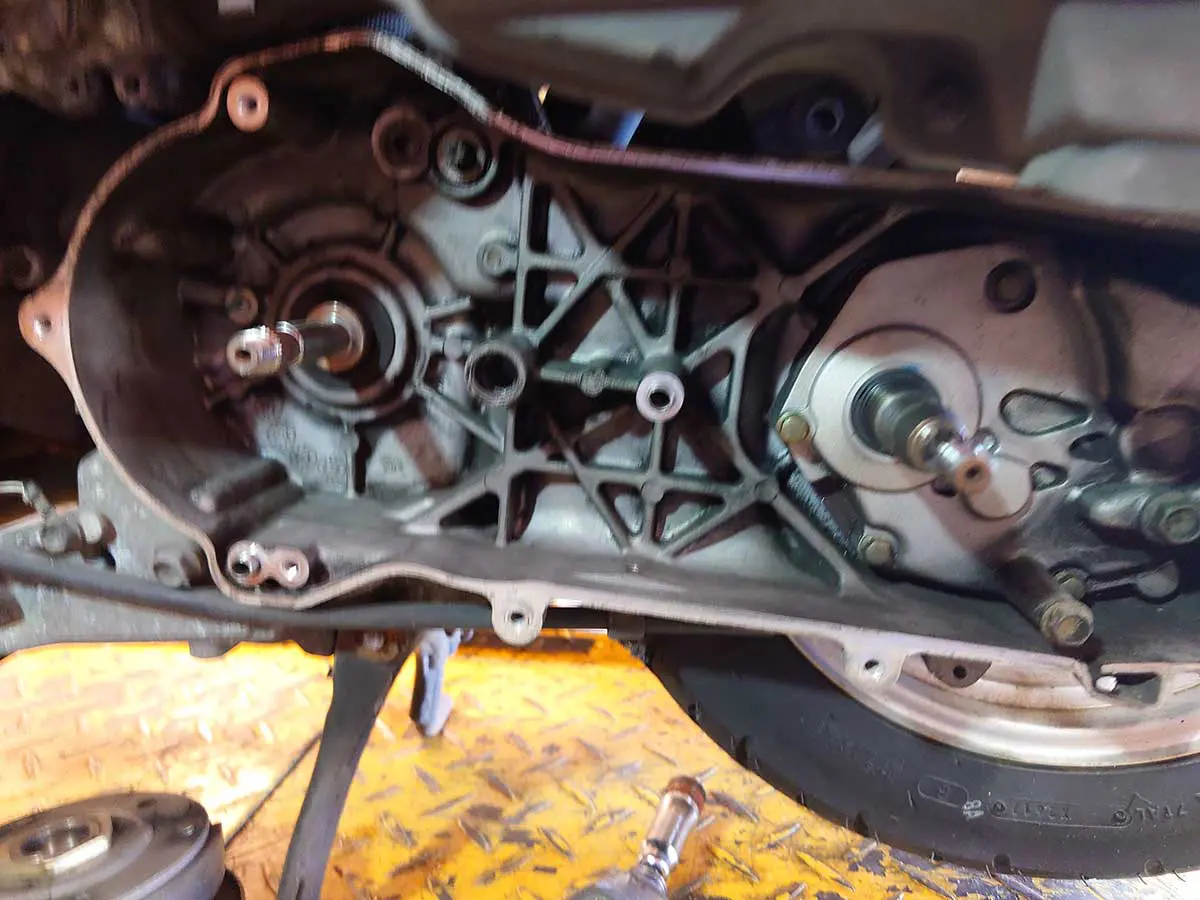 マニュアル】レッツ4系＆アドレスV50など広く対応の駆動系分解方法