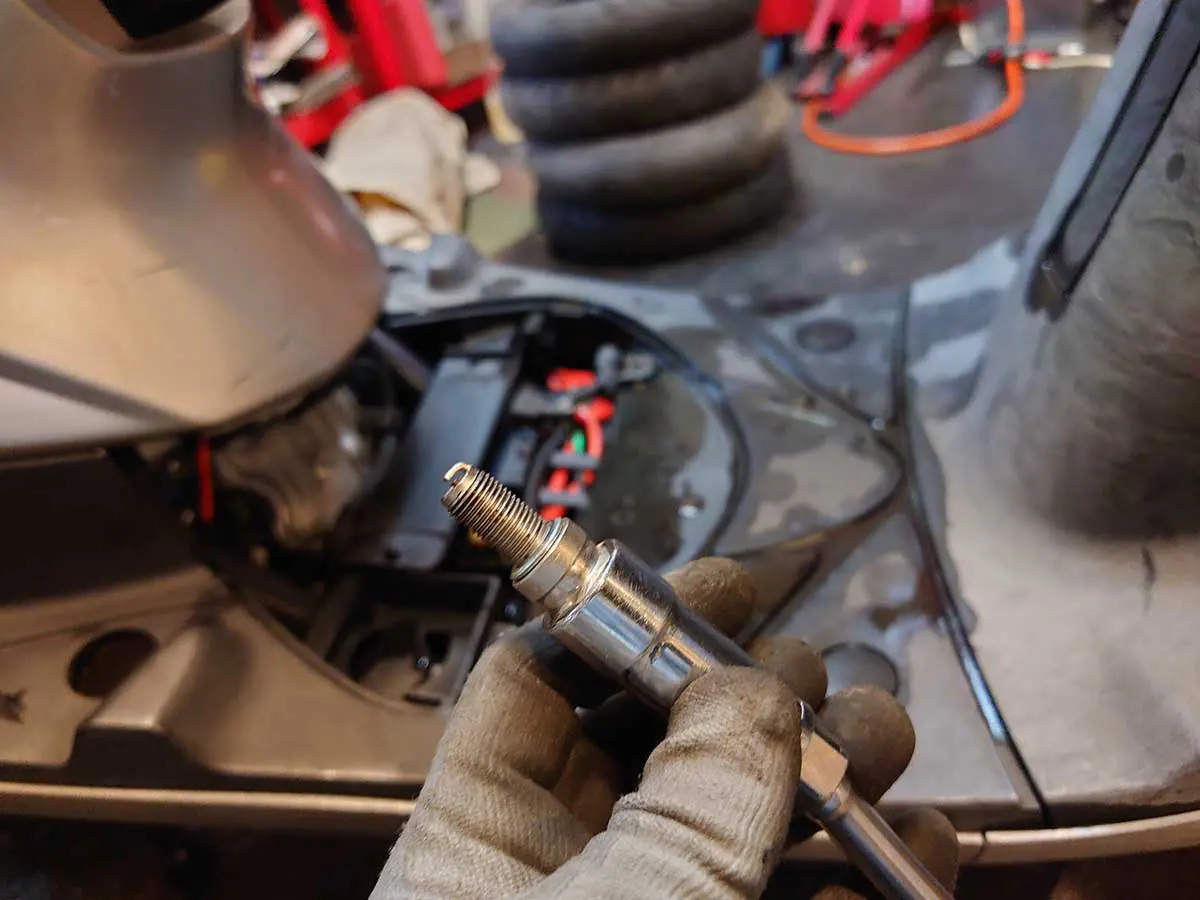 マニュアル】燃費UP！始動性UP！ジョグ4ストのプラグを交換して愛車