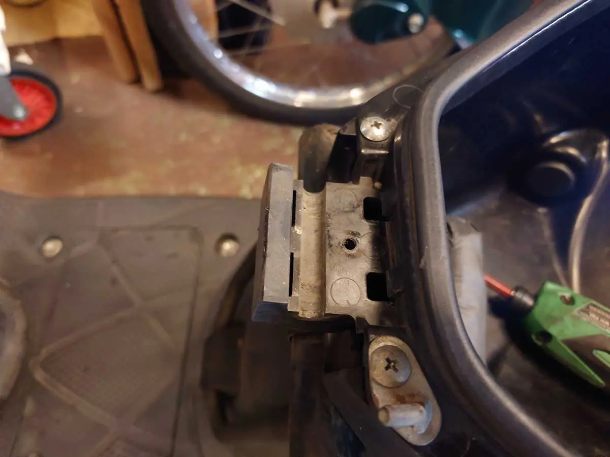 マニュアル】アドレスV50のシート破れはいっそ！シートごと交換したれ