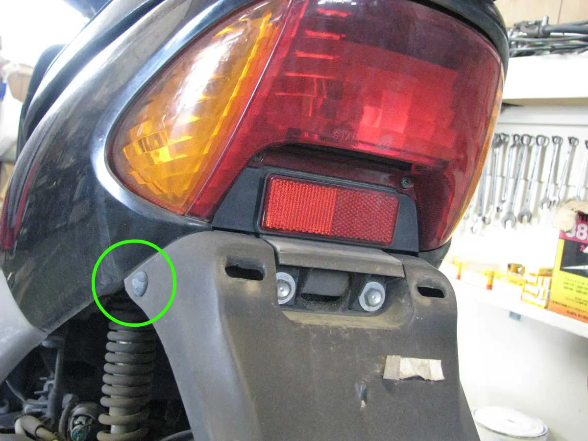 マニュアル】ライブディオのキーの閉じ込め時にキーなしでどこも壊さず