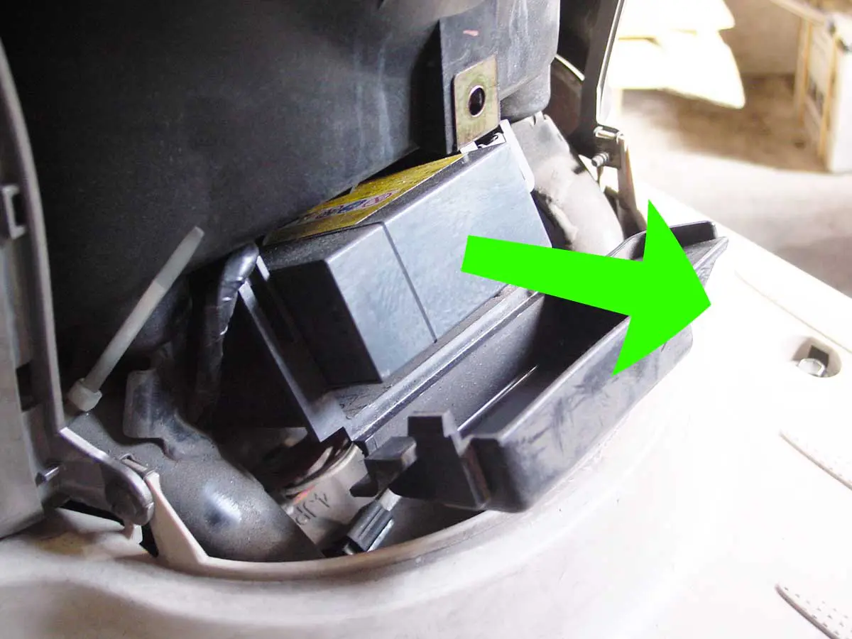 マニュアル】セルが回らなくなったビーノ2ストのバッテリー交換をして