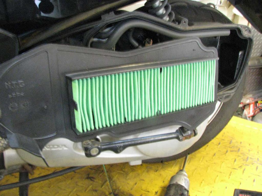 トゥデイのエアフィルター交換法