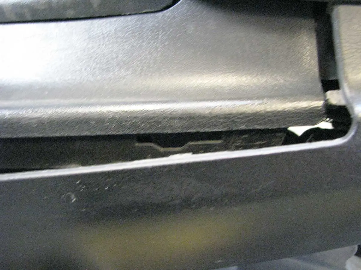 ジョグ(SA01J系)のボディカバー脱着法