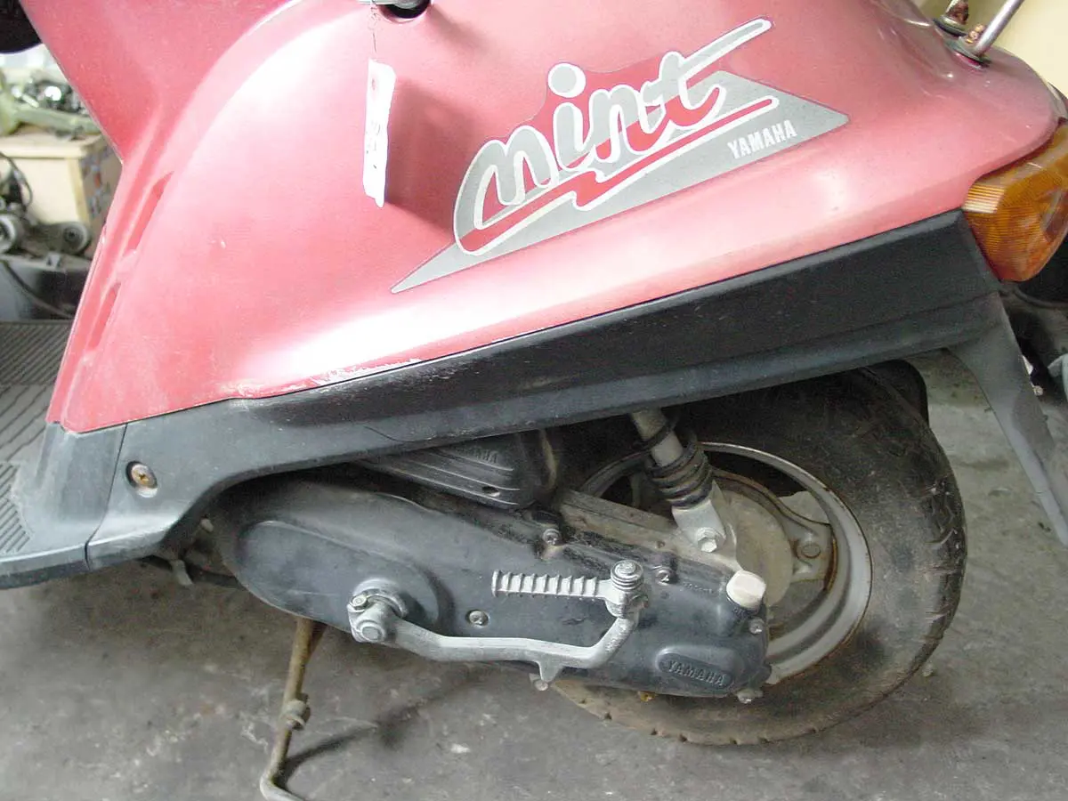 マニュアル】令和に昭和スクーターのヤマハ・ミントをイジる！サイド