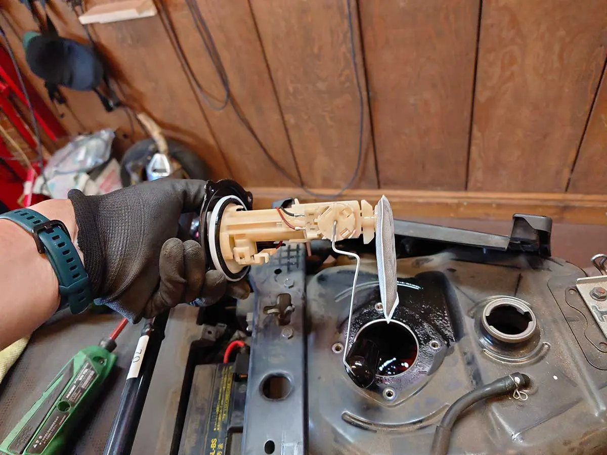 マニュアル】5万kmが交換時期か！？ビジネスで活躍のギア4スト（UA07J