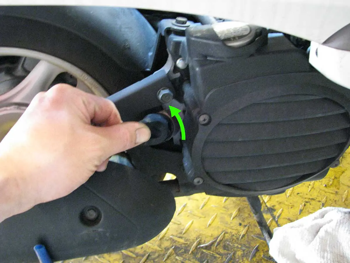 マニュアル】水冷エンジンのスクーピー（AF55）はオイル交換サイクルは