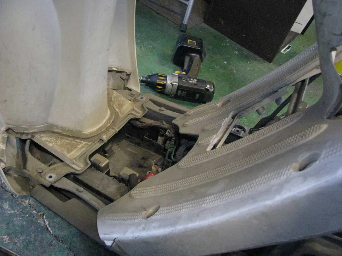 マニュアル】絶版車のジョルノクレア（AF54）のステップボード脱着法を