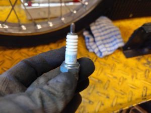 カブ50_110のプラグ交換法